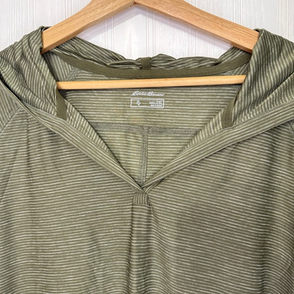 Eddie Bauer dri-fit lightweight green stripped hooded shirt size 2XL - Picture 3 of 9